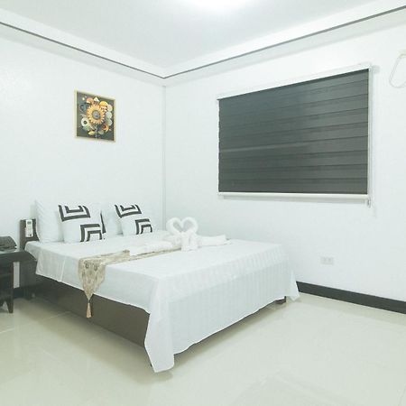 RedDoorz @ Colorado Street Angeles City Buitenkant foto
