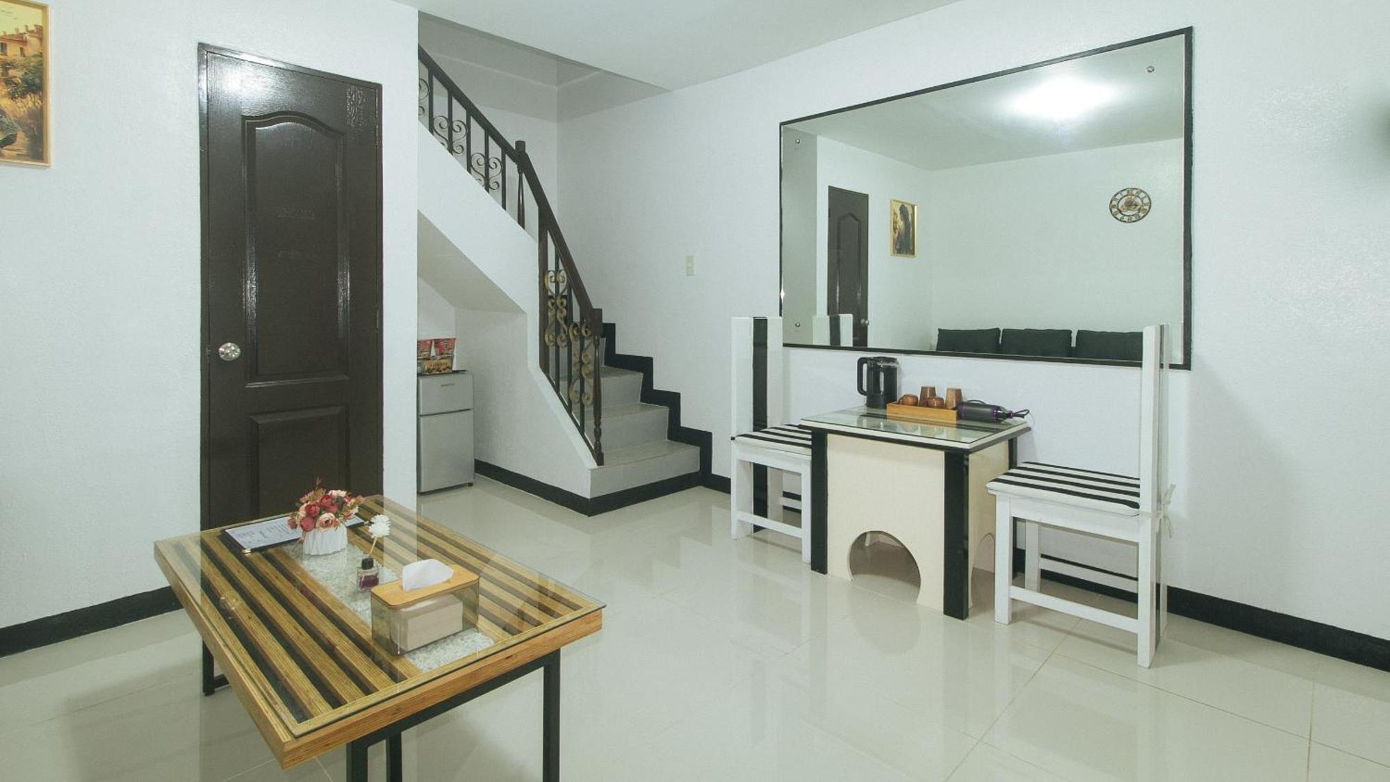 RedDoorz @ Colorado Street Angeles City Buitenkant foto