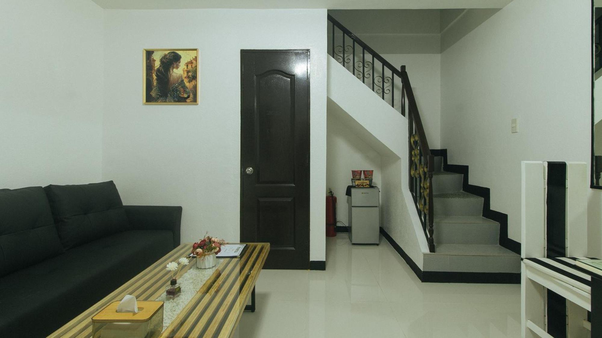 RedDoorz @ Colorado Street Angeles City Buitenkant foto