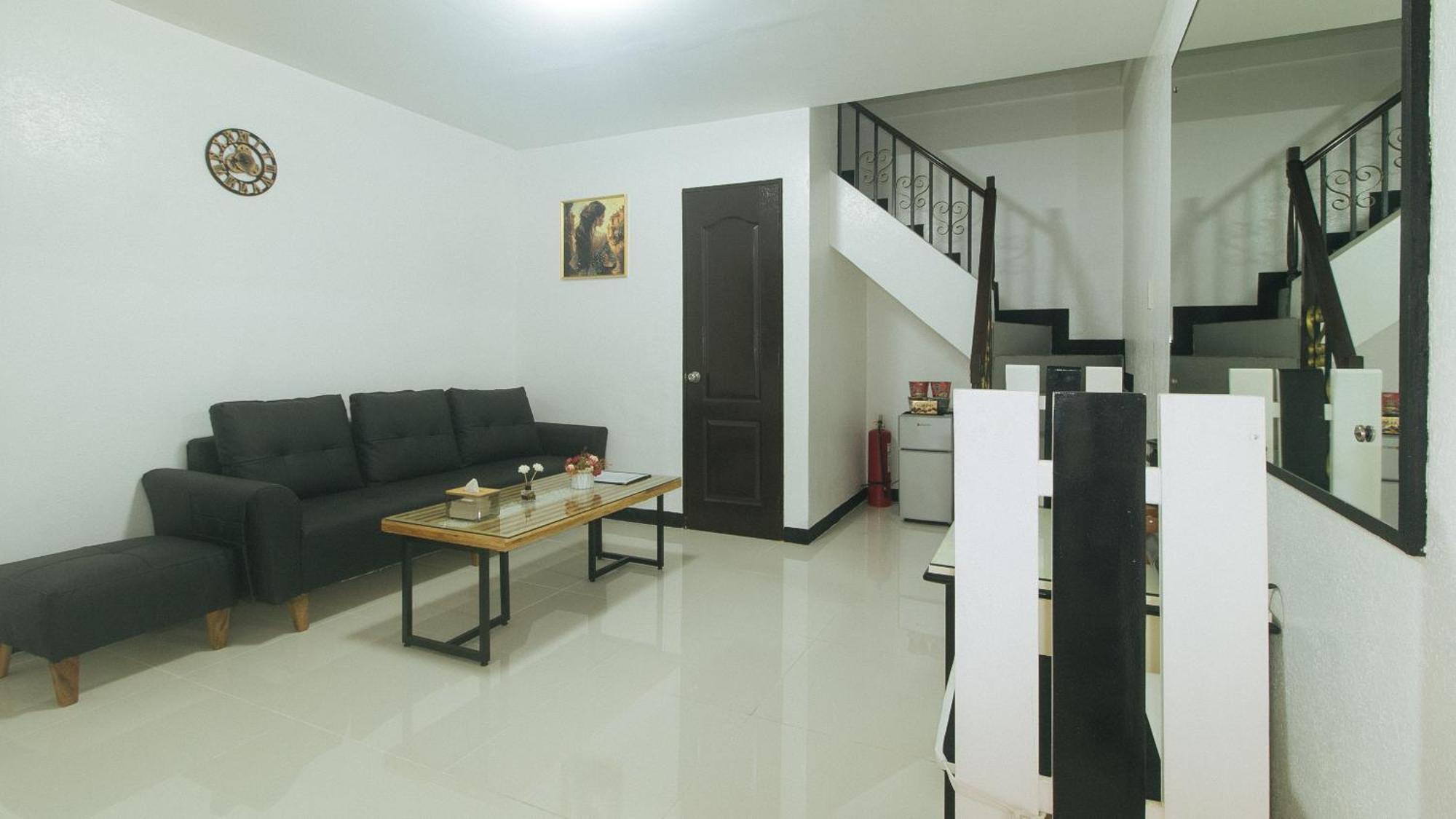 RedDoorz @ Colorado Street Angeles City Buitenkant foto